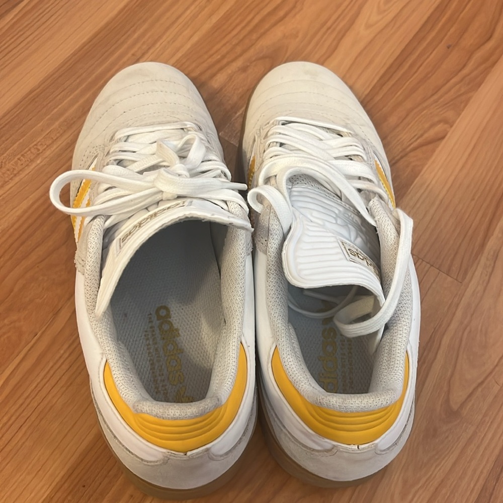 Like new adidas Originals Busenitz Shoes Crystal White Yellow Gum. Men’s size 8. - Picture 10 of 13
